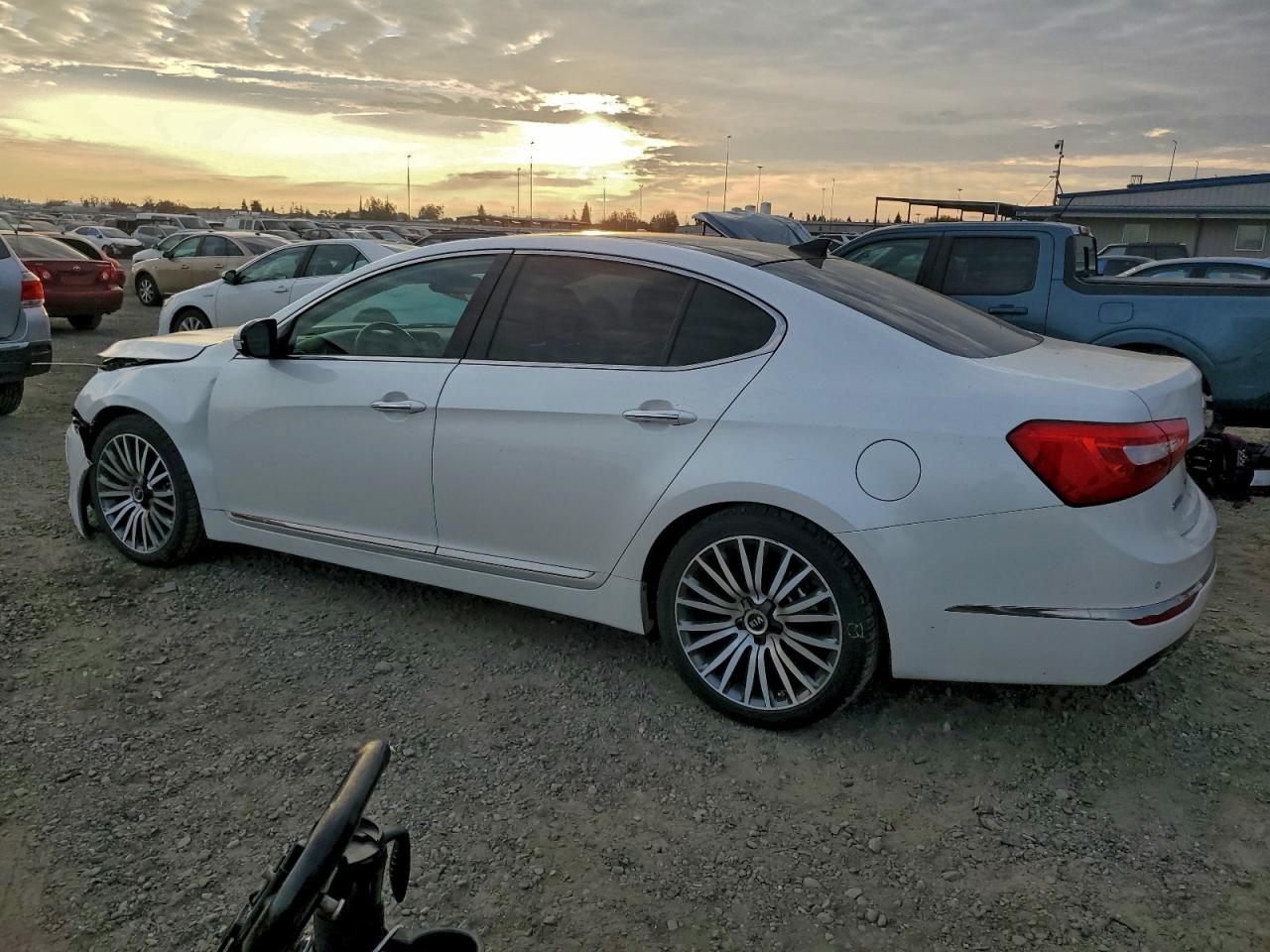 2014 KIA CADENZA PREMIUM photo 2