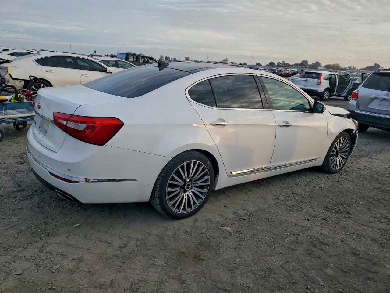 2014 KIA CADENZA PREMIUM photo 3
