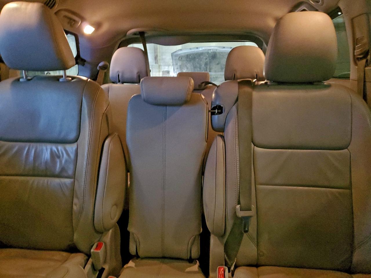 2015 TOYOTA SIENNA XLE photo 28