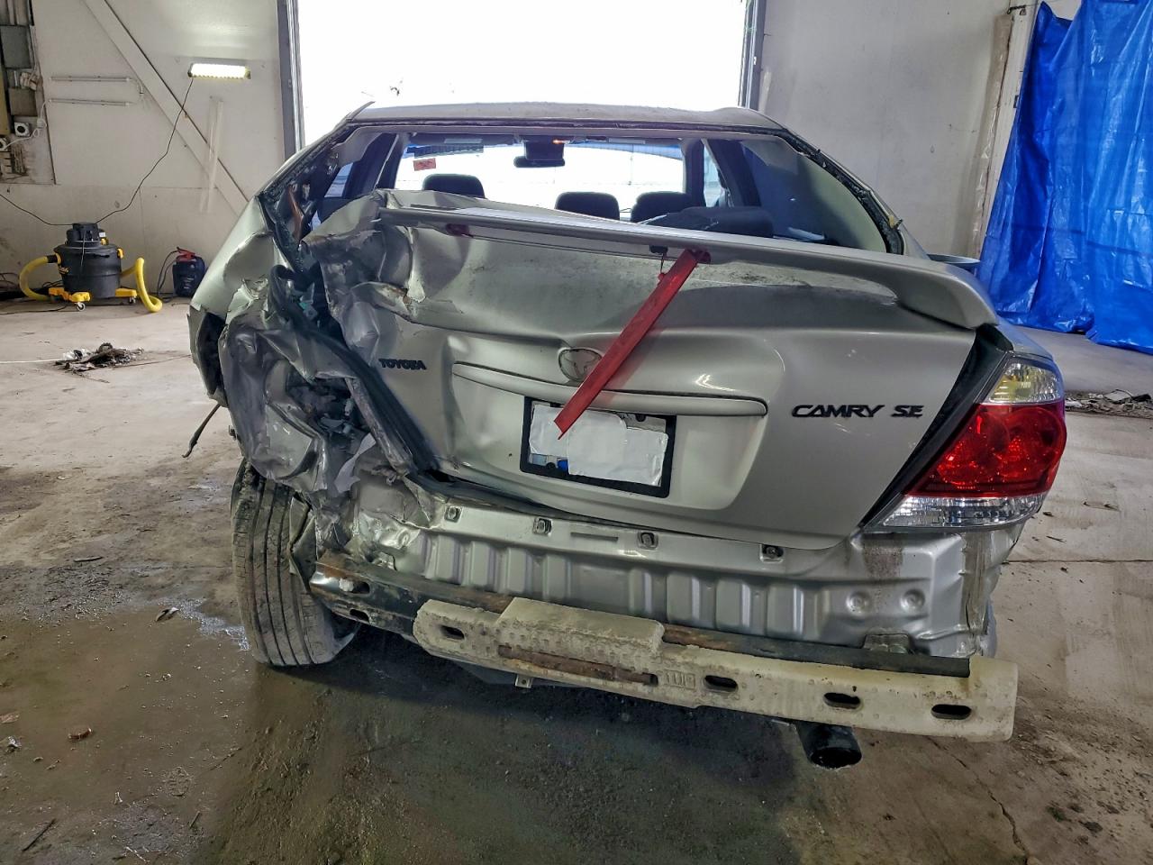 2006 TOYOTA CAMRY LE photo 11