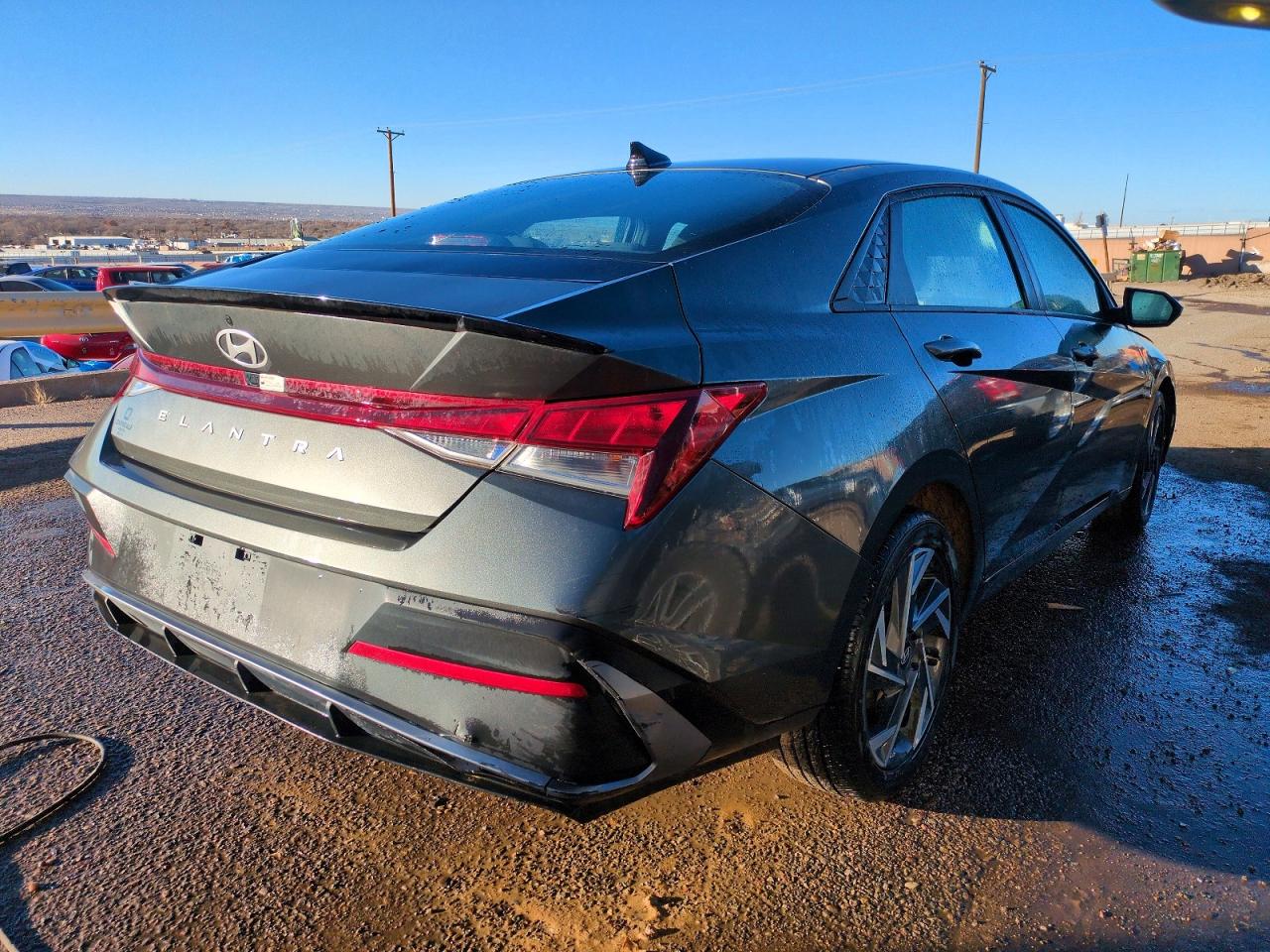 2025 HYUNDAI ELANTRA SEL SPORT photo 3