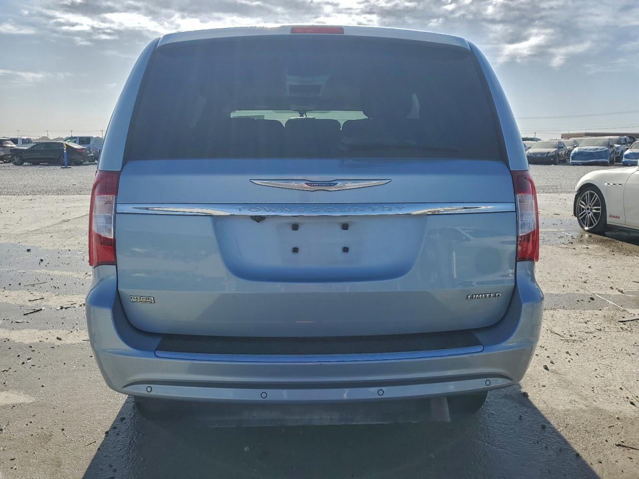 2013 CHRYSLER TOWN & COUNTRY LIMITED photo 6