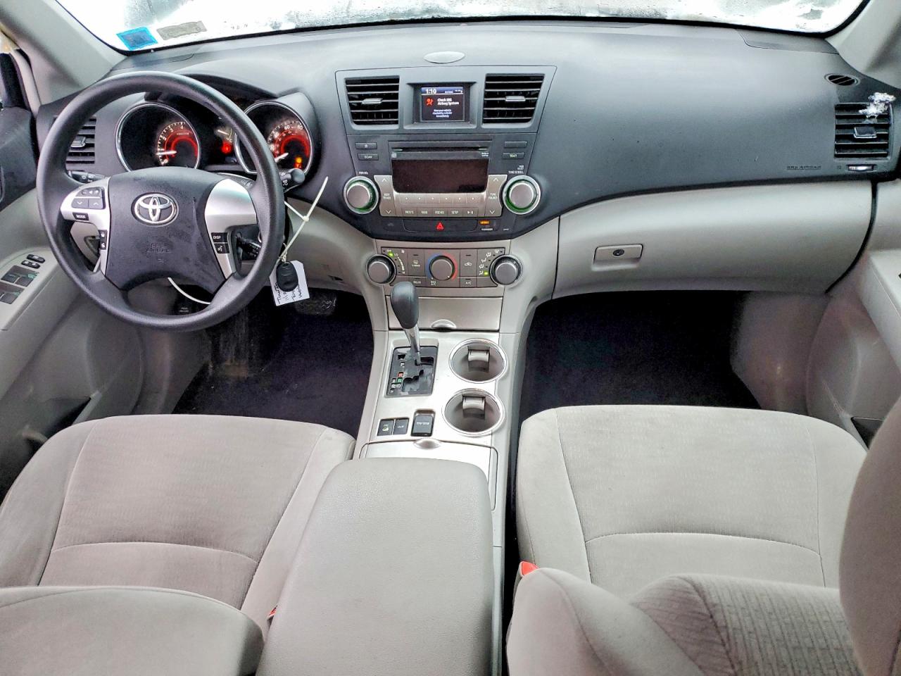 2012 TOYOTA HIGHLANDER BASE photo 8