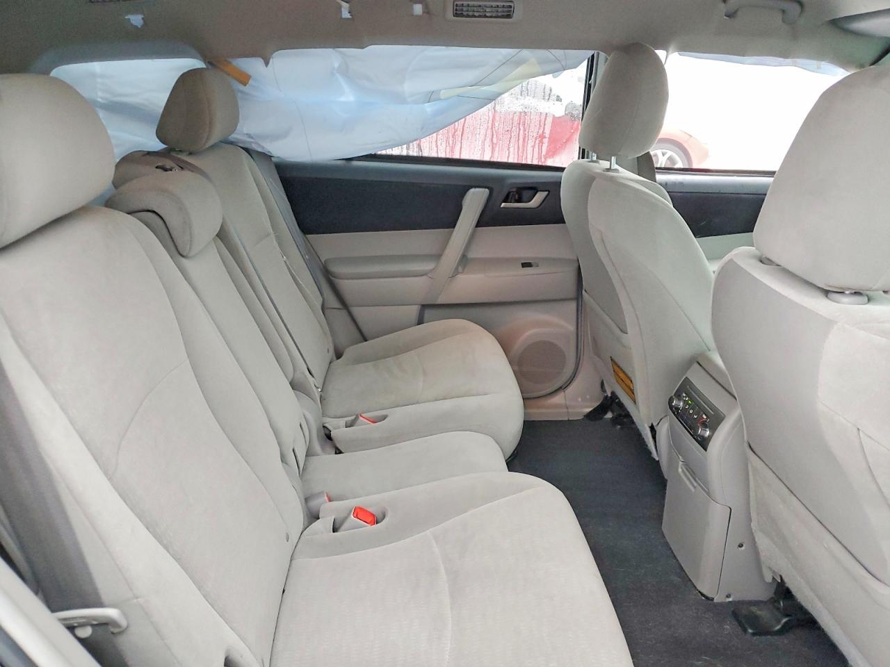 2012 TOYOTA HIGHLANDER BASE photo 11