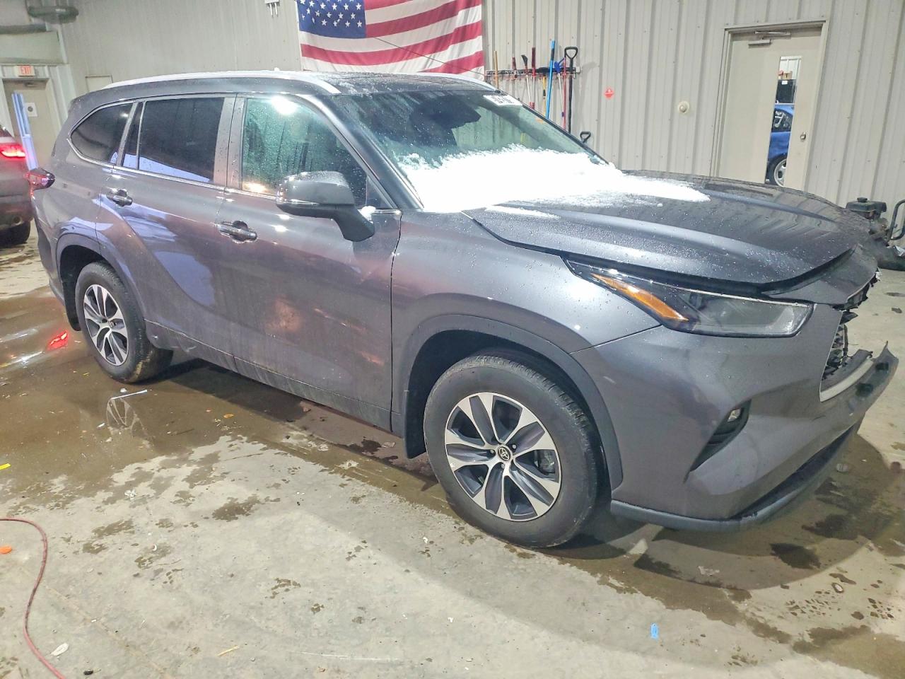2024 TOYOTA HIGHLANDER LE photo 4