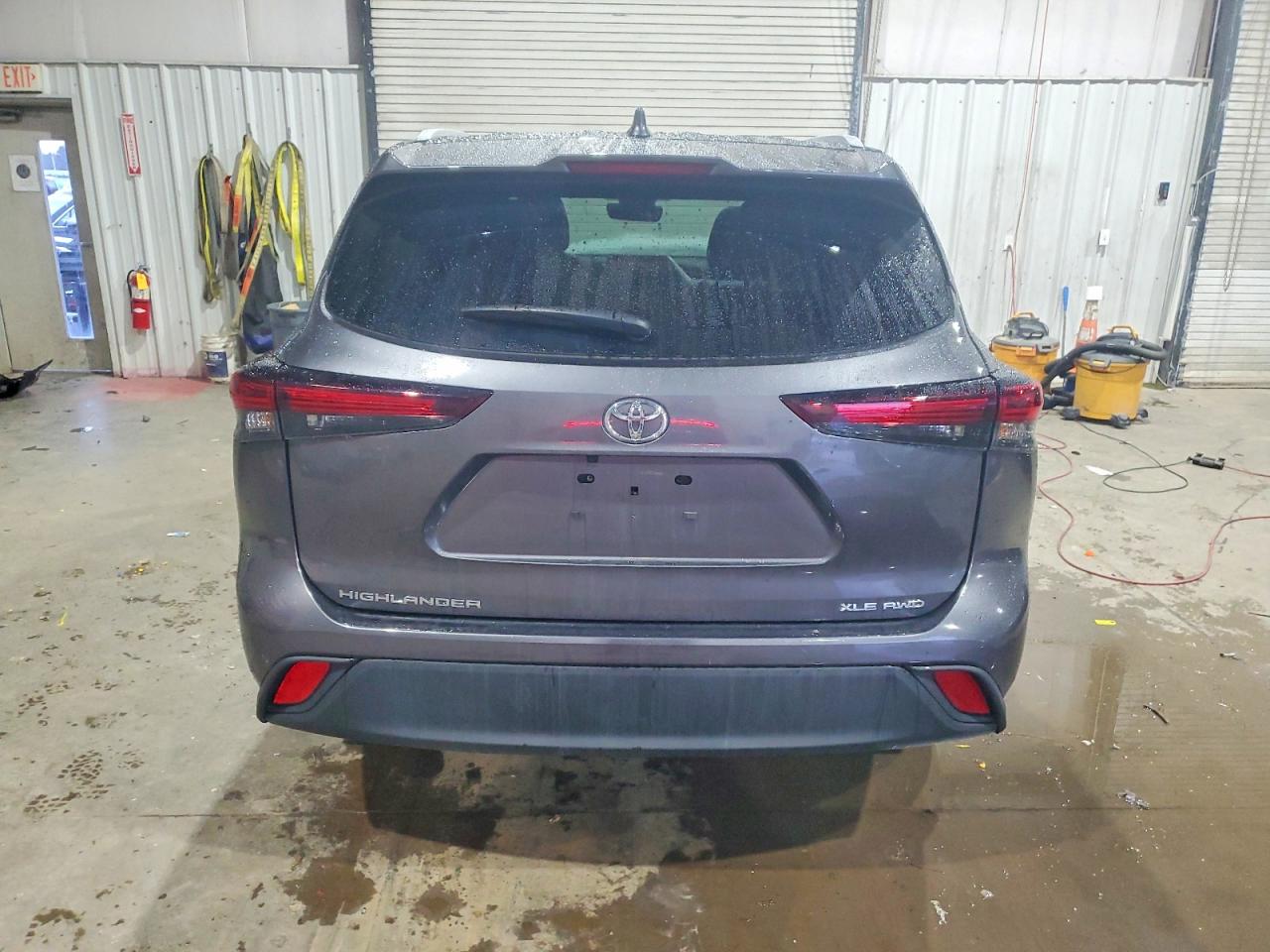 2024 TOYOTA HIGHLANDER LE photo 6