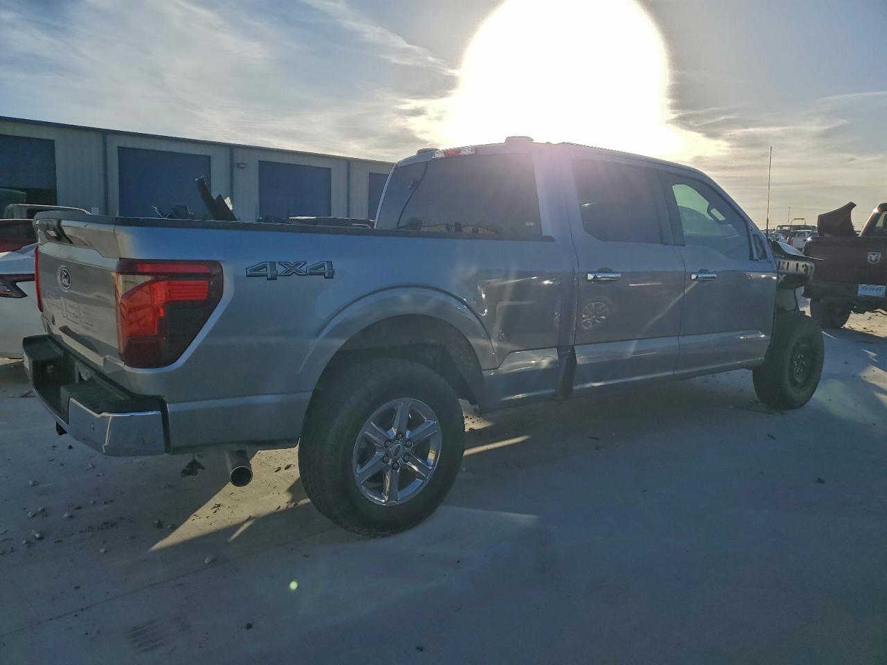 2024 FORD F150 XLT photo 3