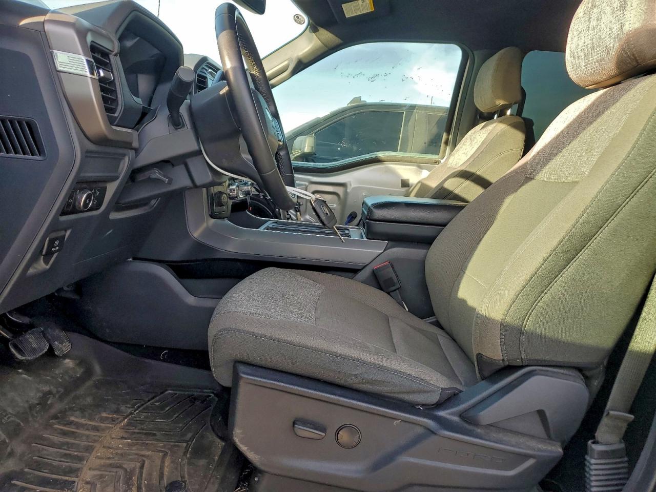 2024 FORD F150 XLT photo 7