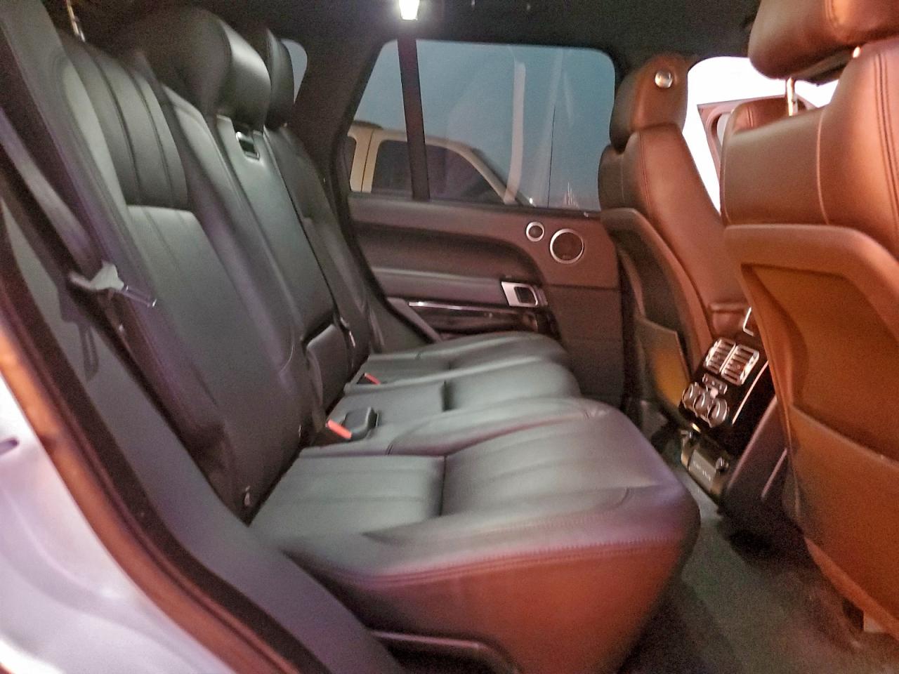 2017 LAND ROVER RANGE ROVER HSE photo 10