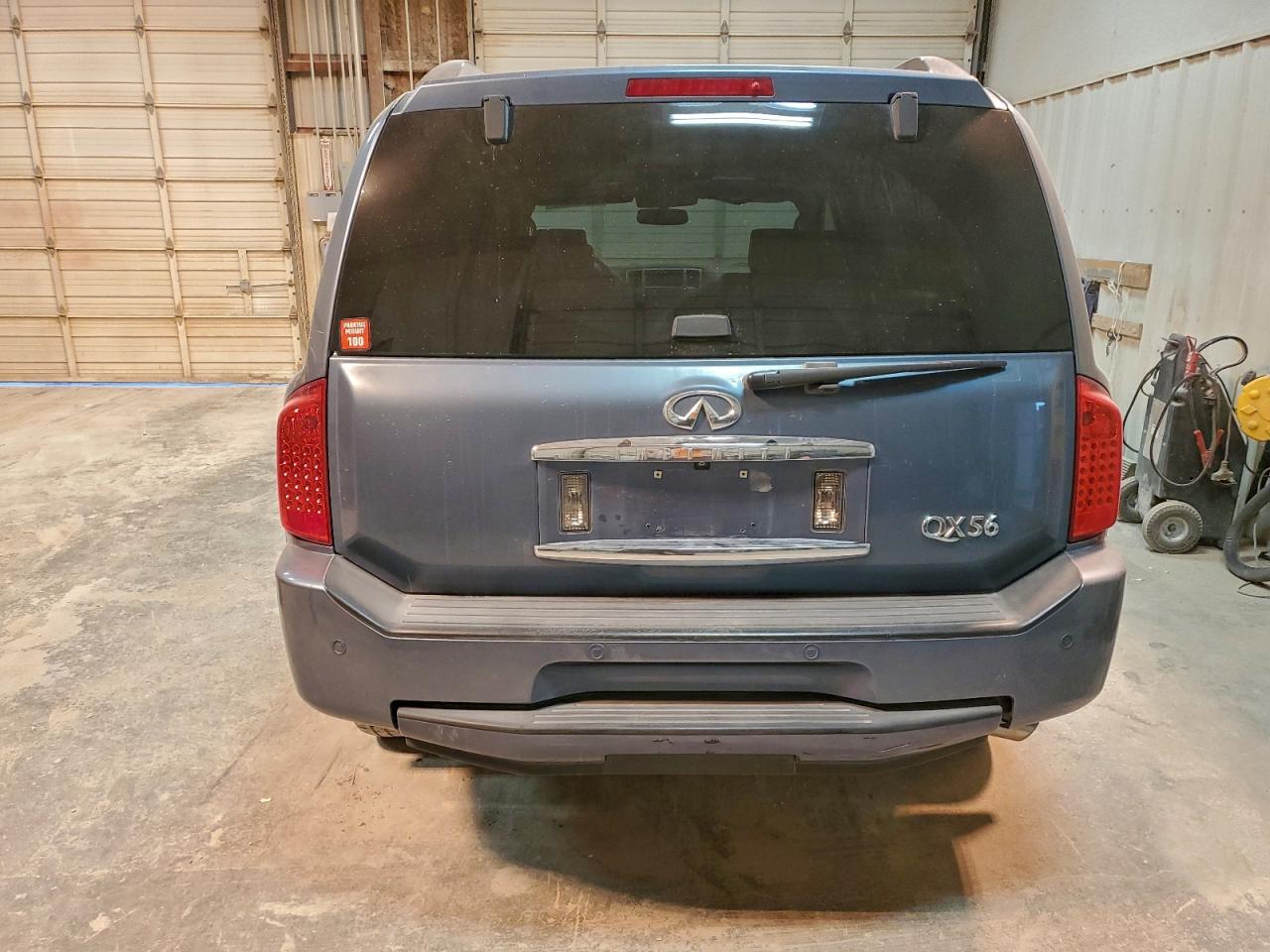 2010 INFINITI QX56 photo 11