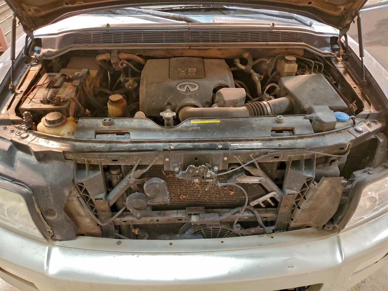 2010 INFINITI QX56 photo 23