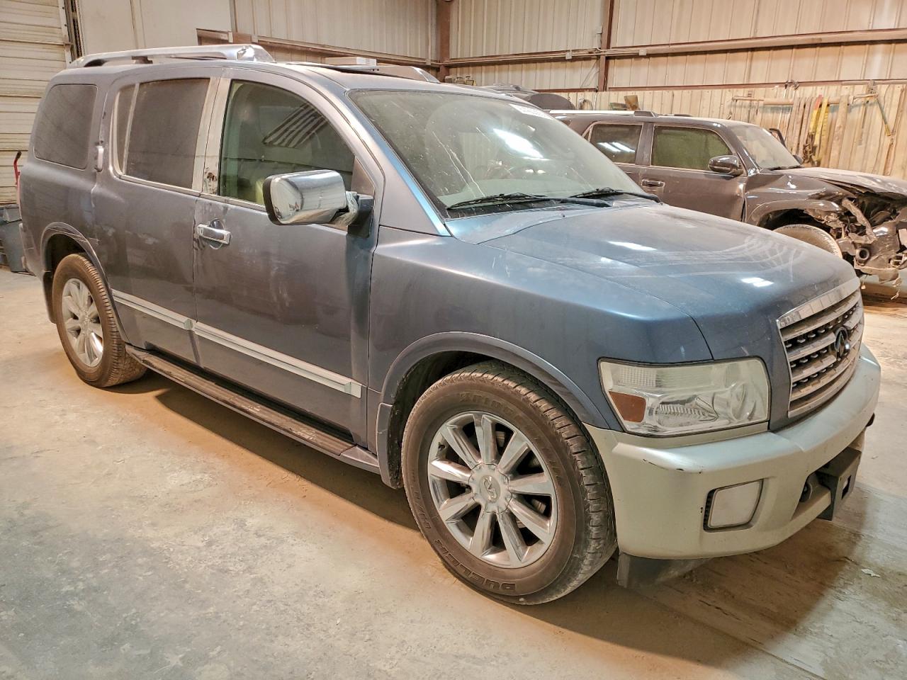 2010 INFINITI QX56 photo 7