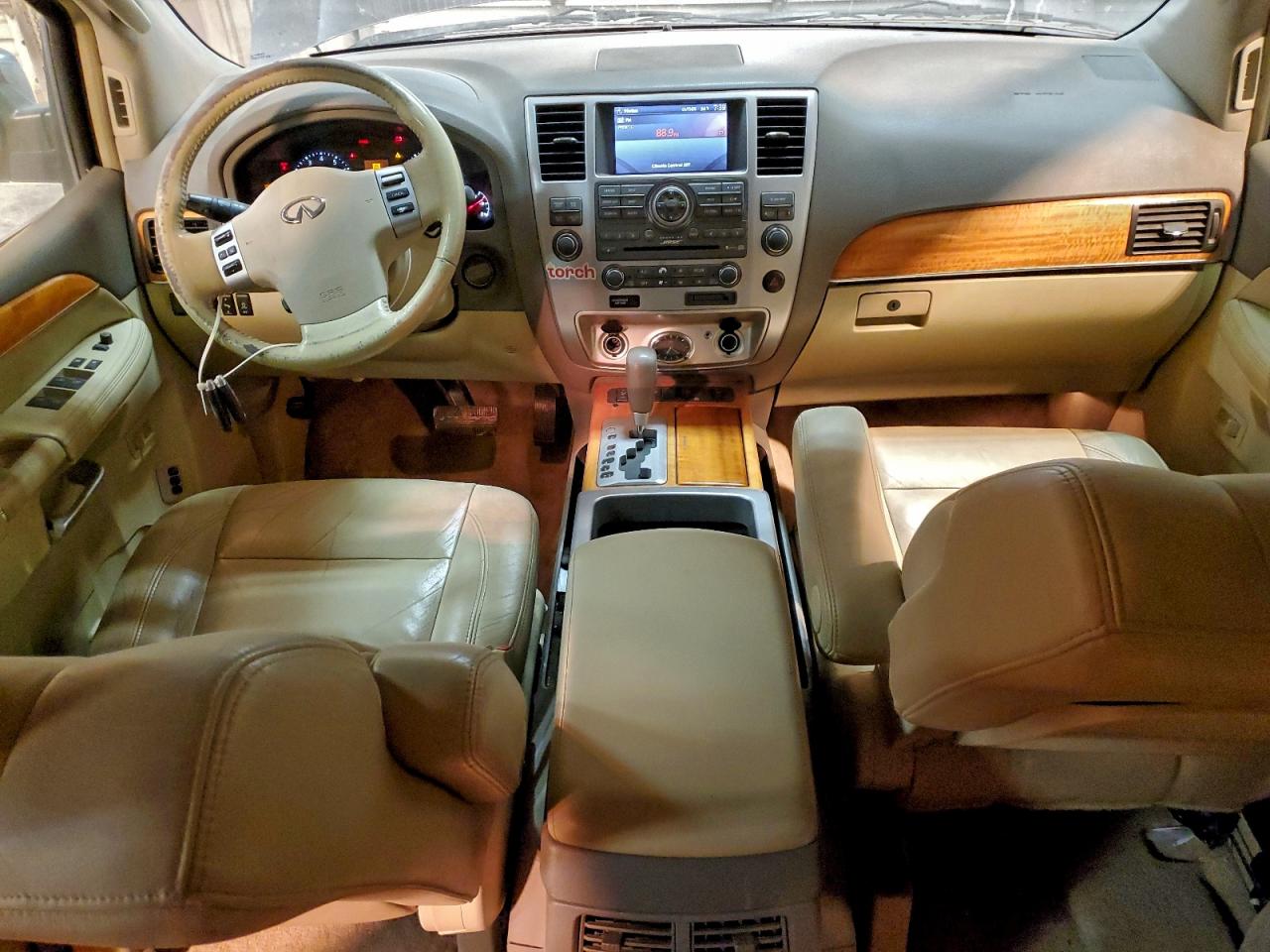 2010 INFINITI QX56 photo 15
