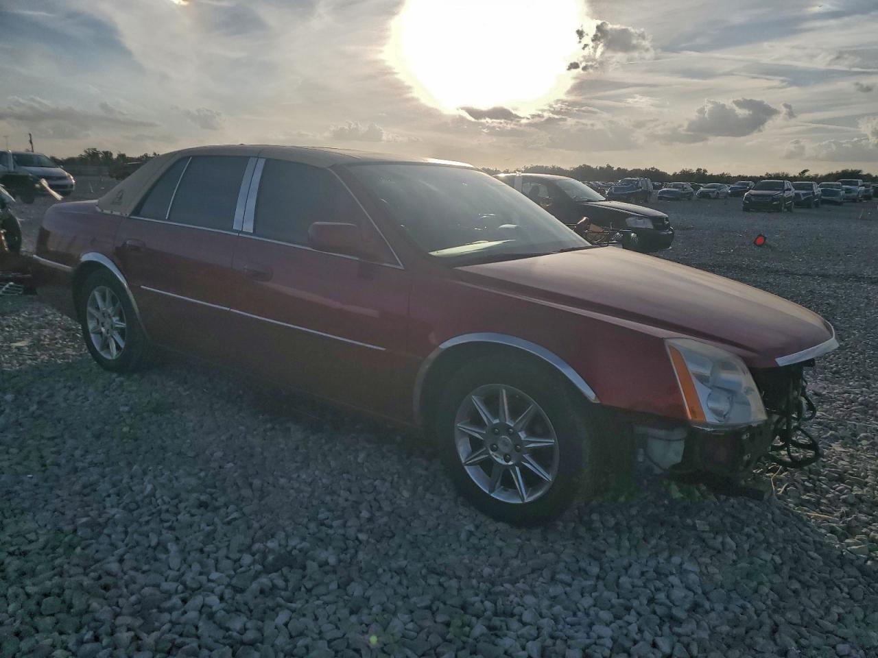 2011 CADILLAC DTS LUXURY COLLECTION photo 4