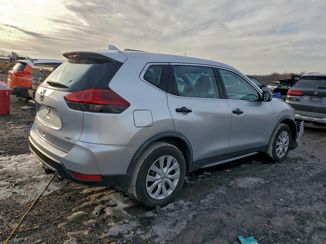 2018 NISSAN ROGUE S photo 3