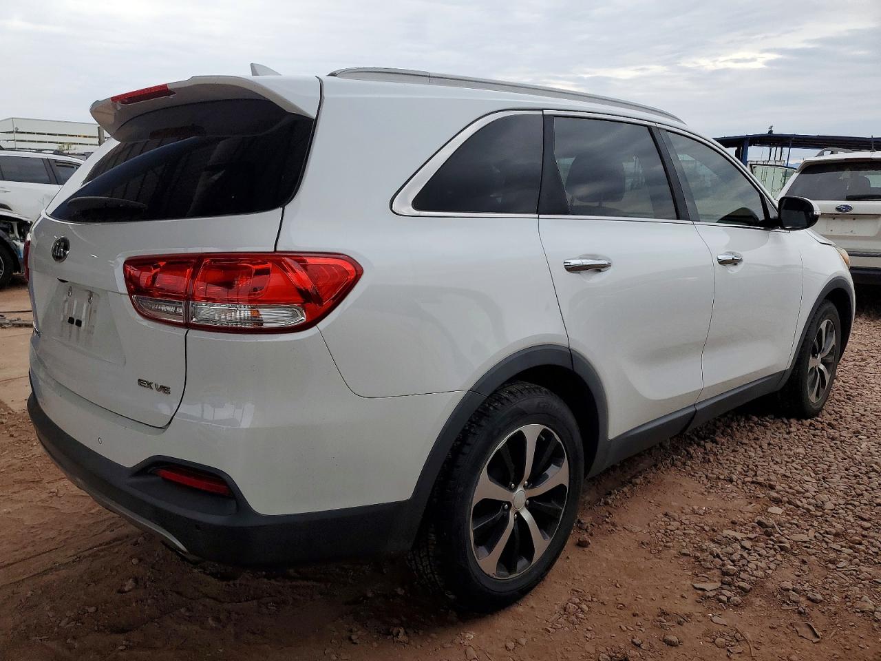 2017 KIA SORENTO EX photo 3