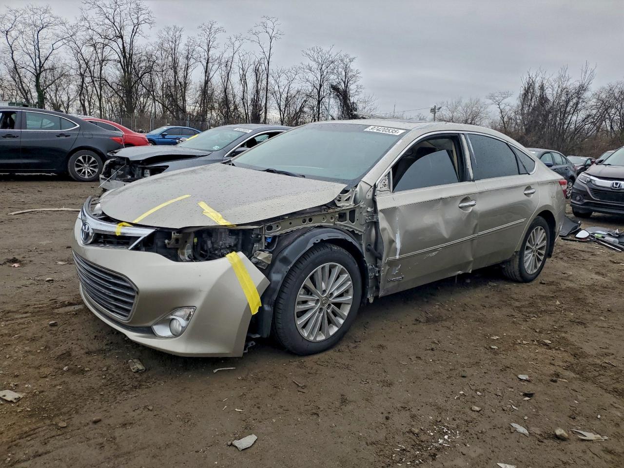 2013 TOYOTA AVALON