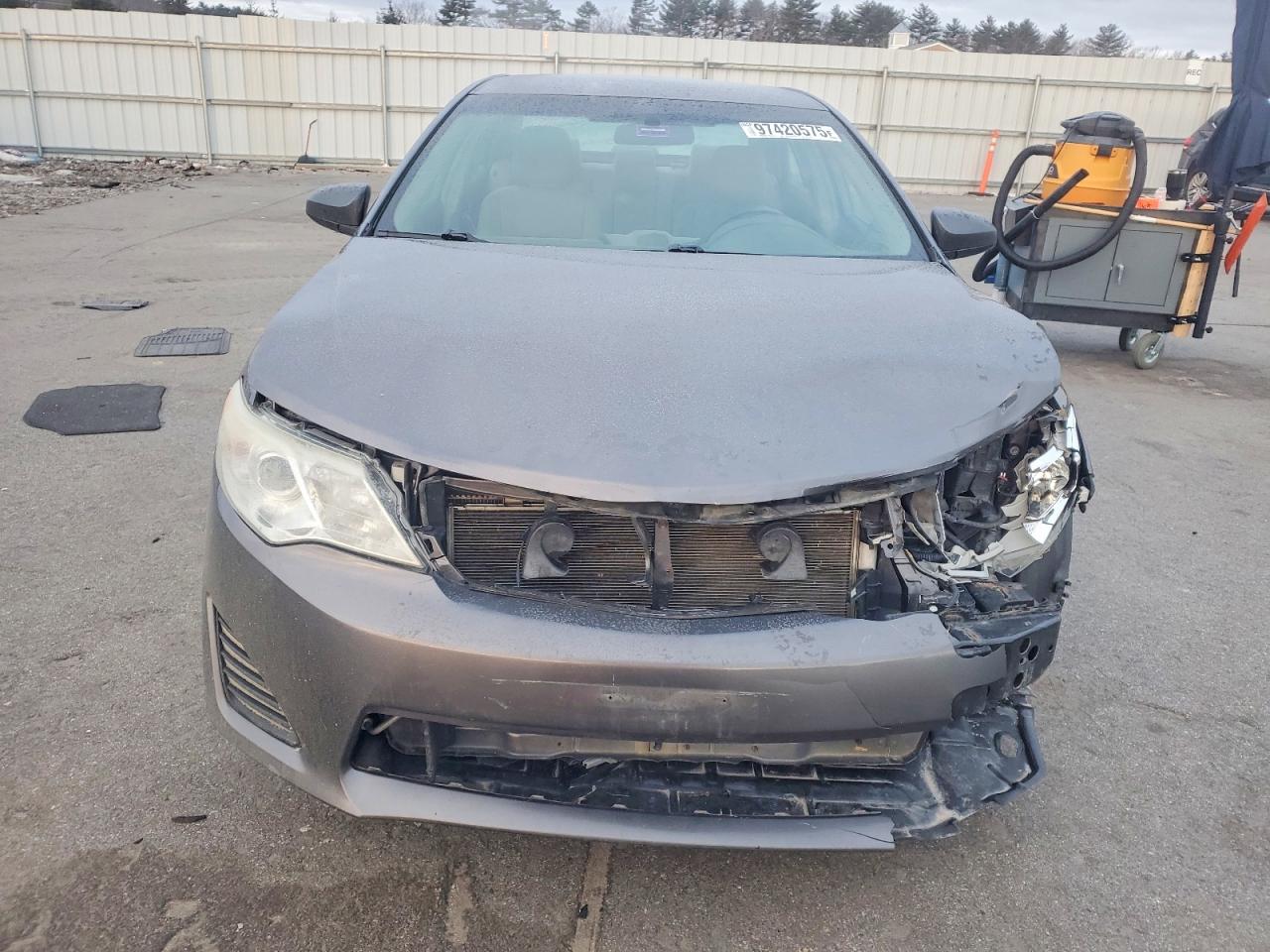 2014 TOYOTA CAMRY L photo 9