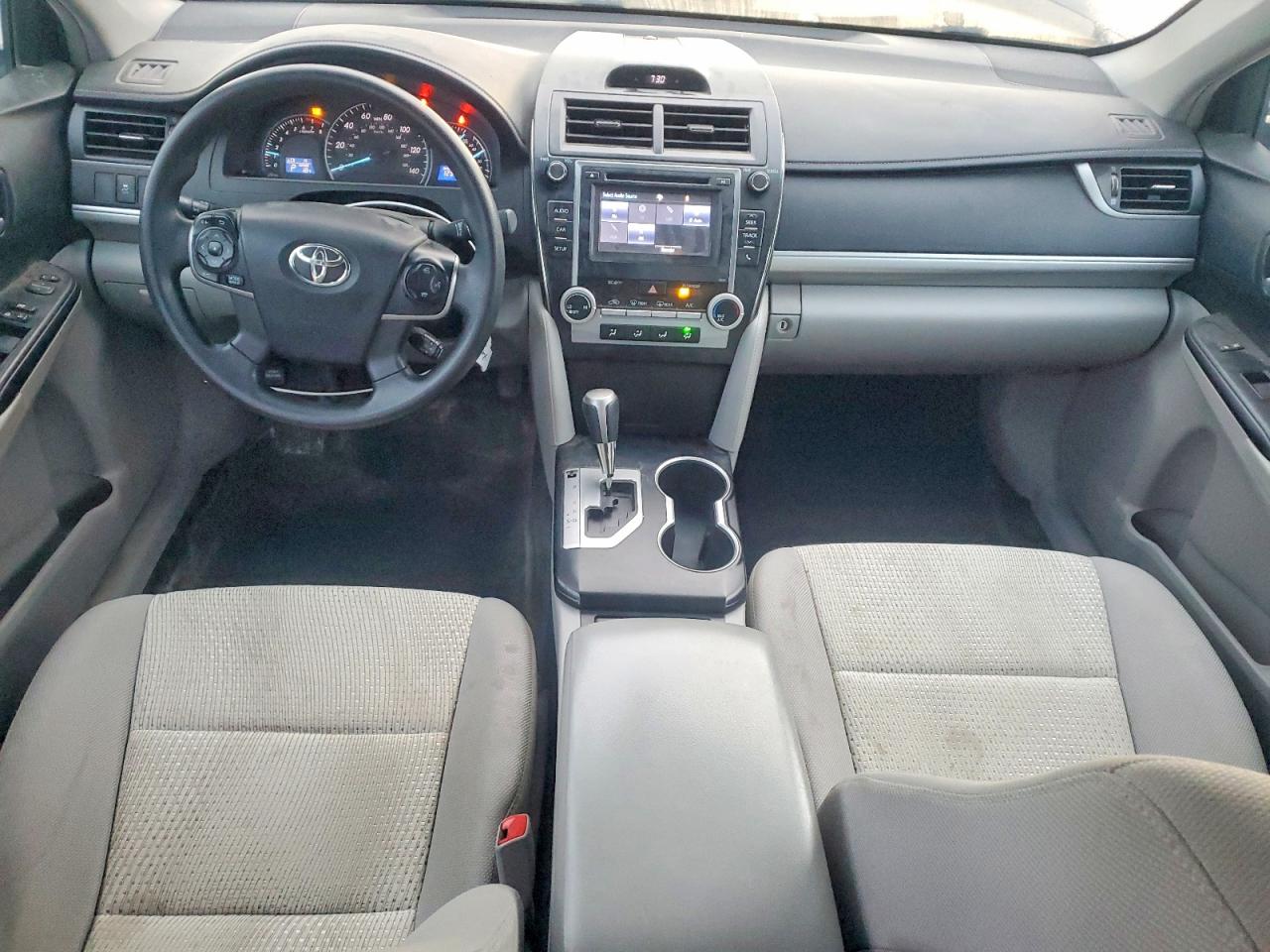 2014 TOYOTA CAMRY L photo 15