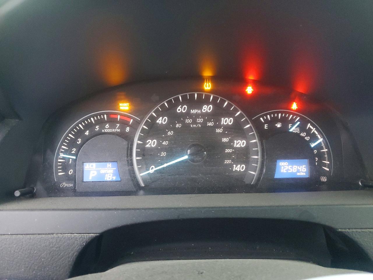2014 TOYOTA CAMRY L photo 17