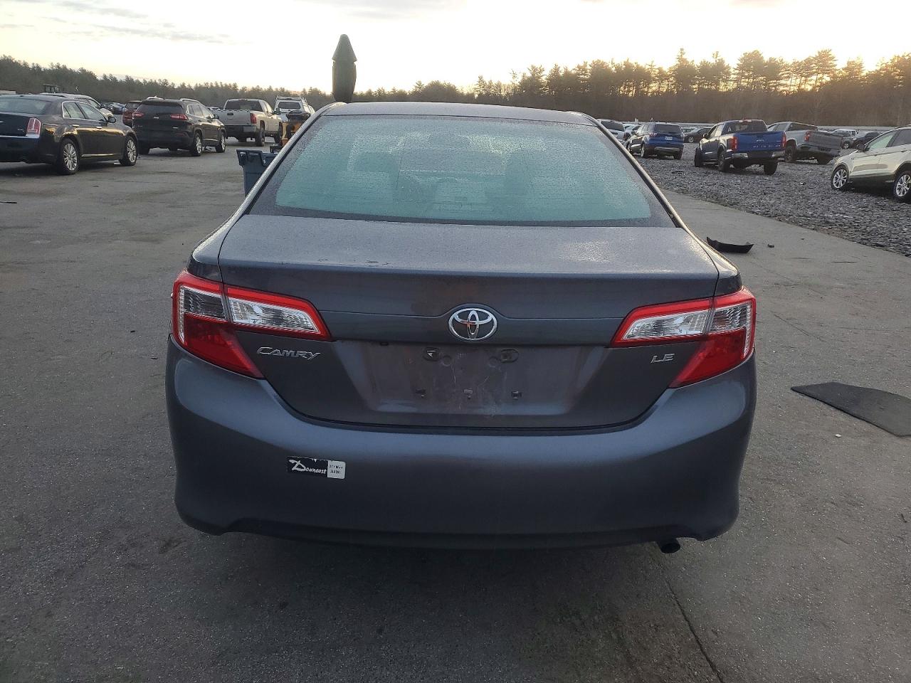 2014 TOYOTA CAMRY L photo 11