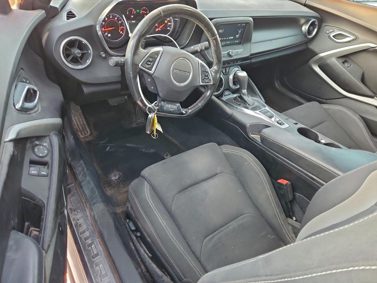 2017 CHEVROLET CAMARO LT photo 8