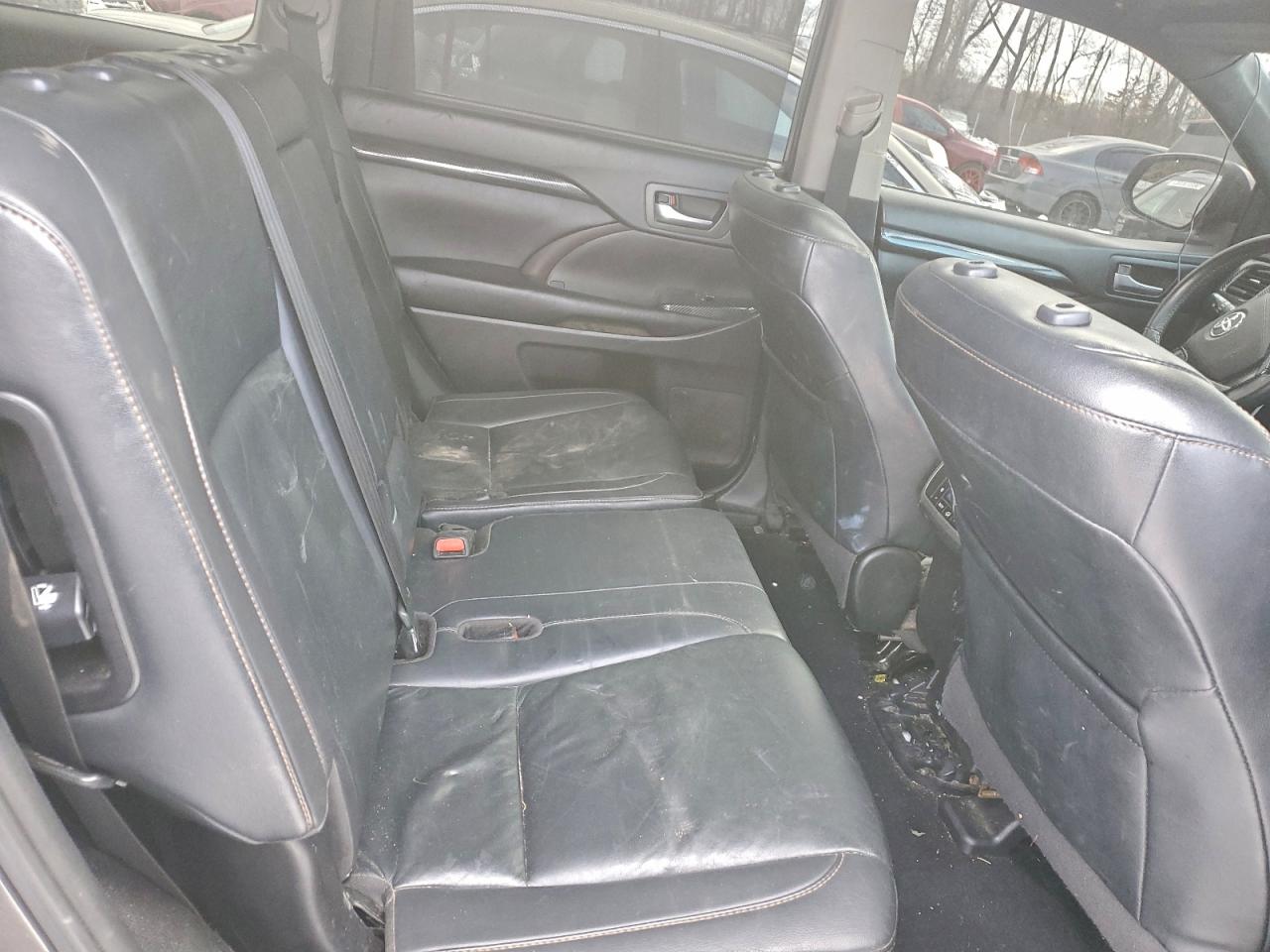 2019 TOYOTA HIGHLANDER SE photo 11