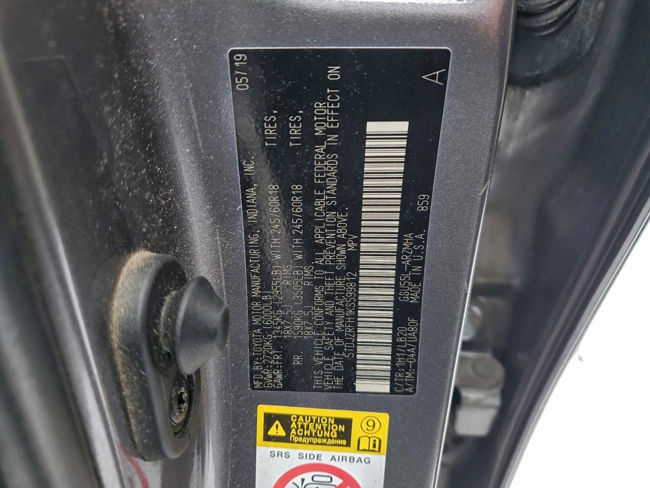 2019 TOYOTA HIGHLANDER SE photo 14