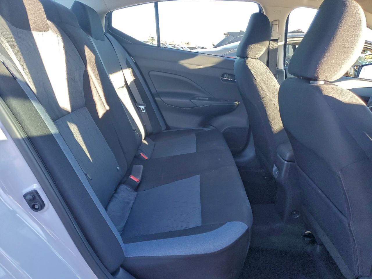 2025 NISSAN VERSA SV photo 10