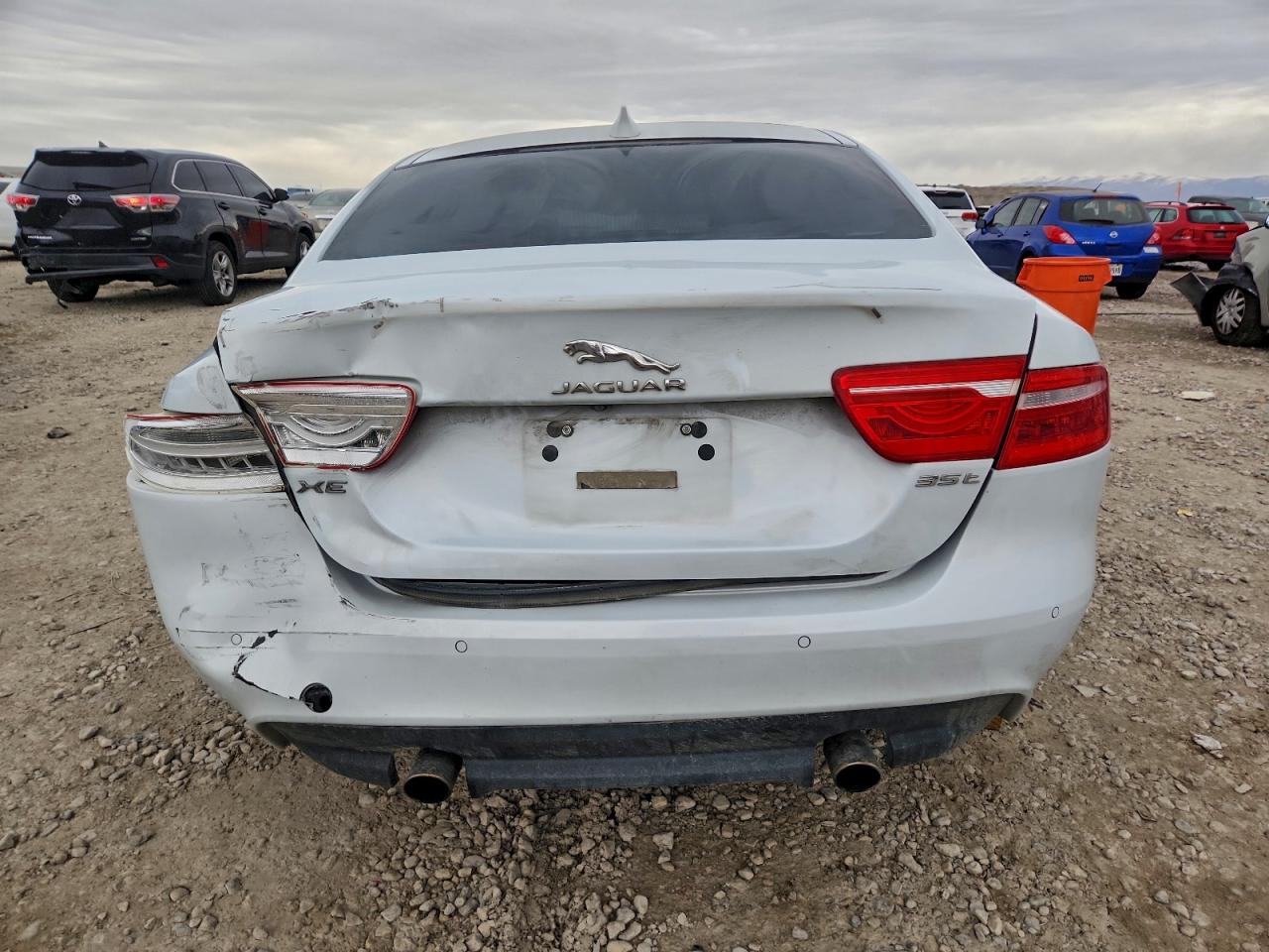 2017 JAGUAR XE FIRST EDITION photo 6