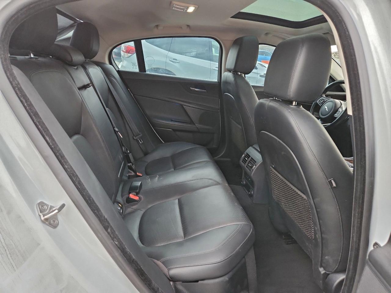 2017 JAGUAR XE FIRST EDITION photo 10