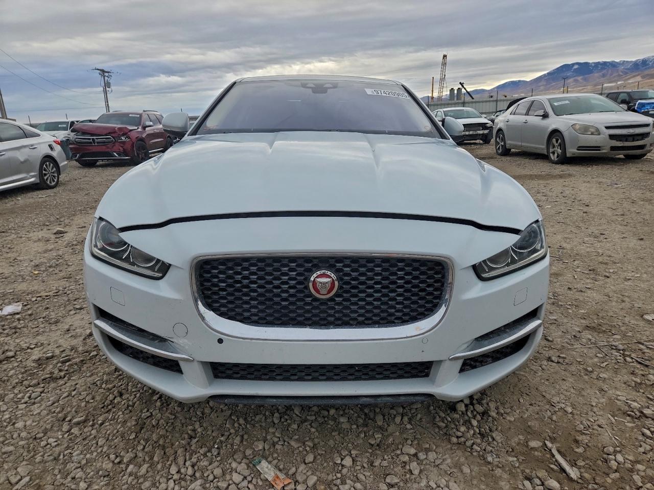 2017 JAGUAR XE FIRST EDITION photo 5
