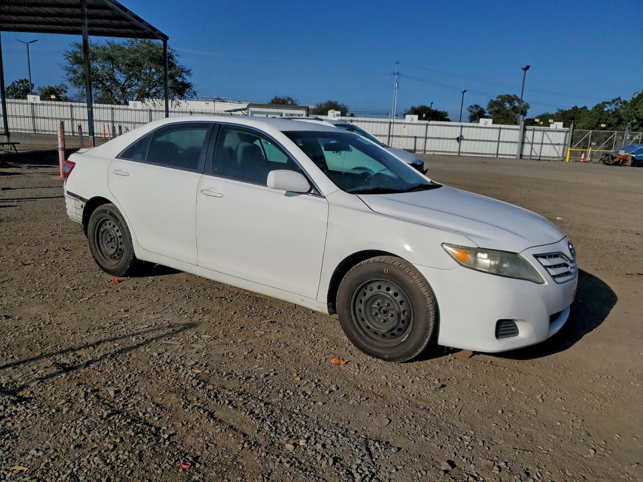 2010 TOYOTA CAMRY BASE photo 4