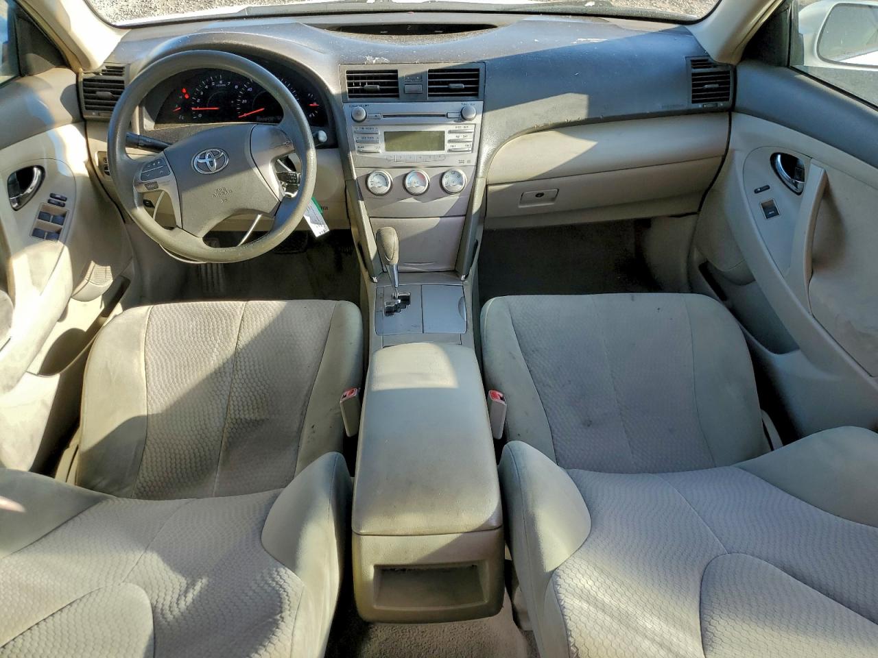 2010 TOYOTA CAMRY BASE photo 8