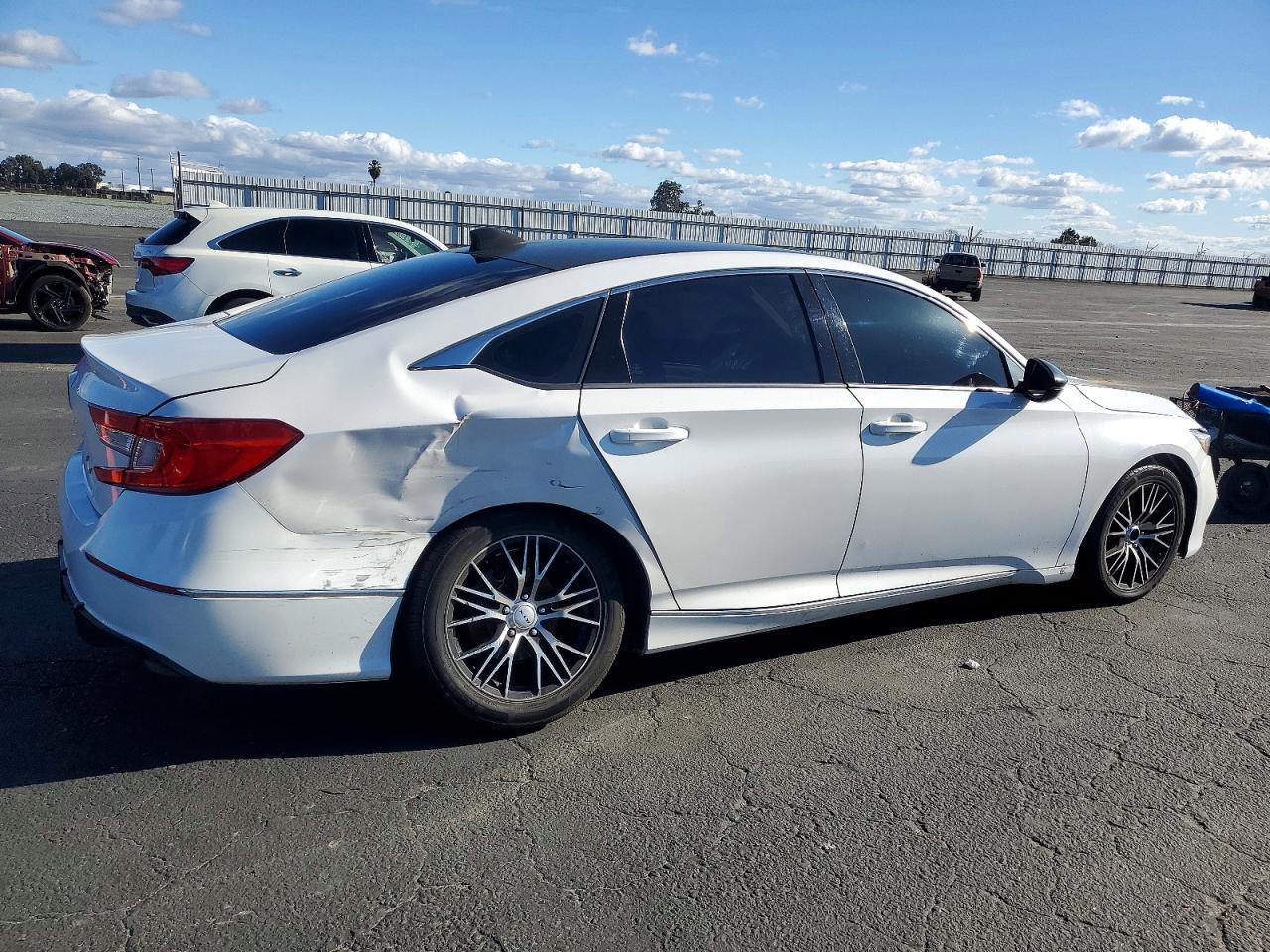 2018 HONDA ACCORD EXL photo 3