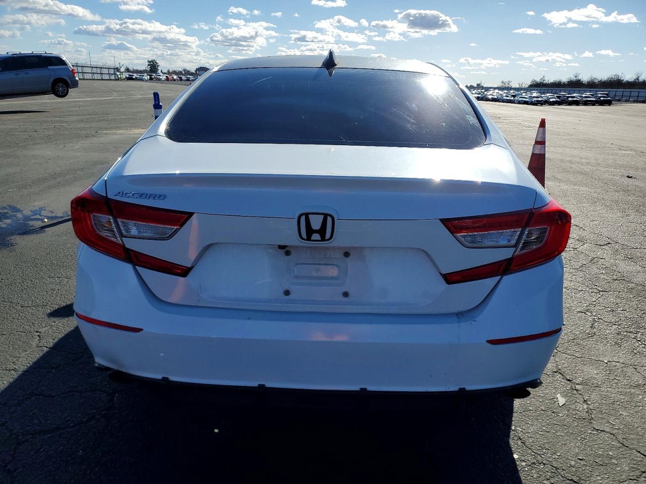 2018 HONDA ACCORD EXL photo 6