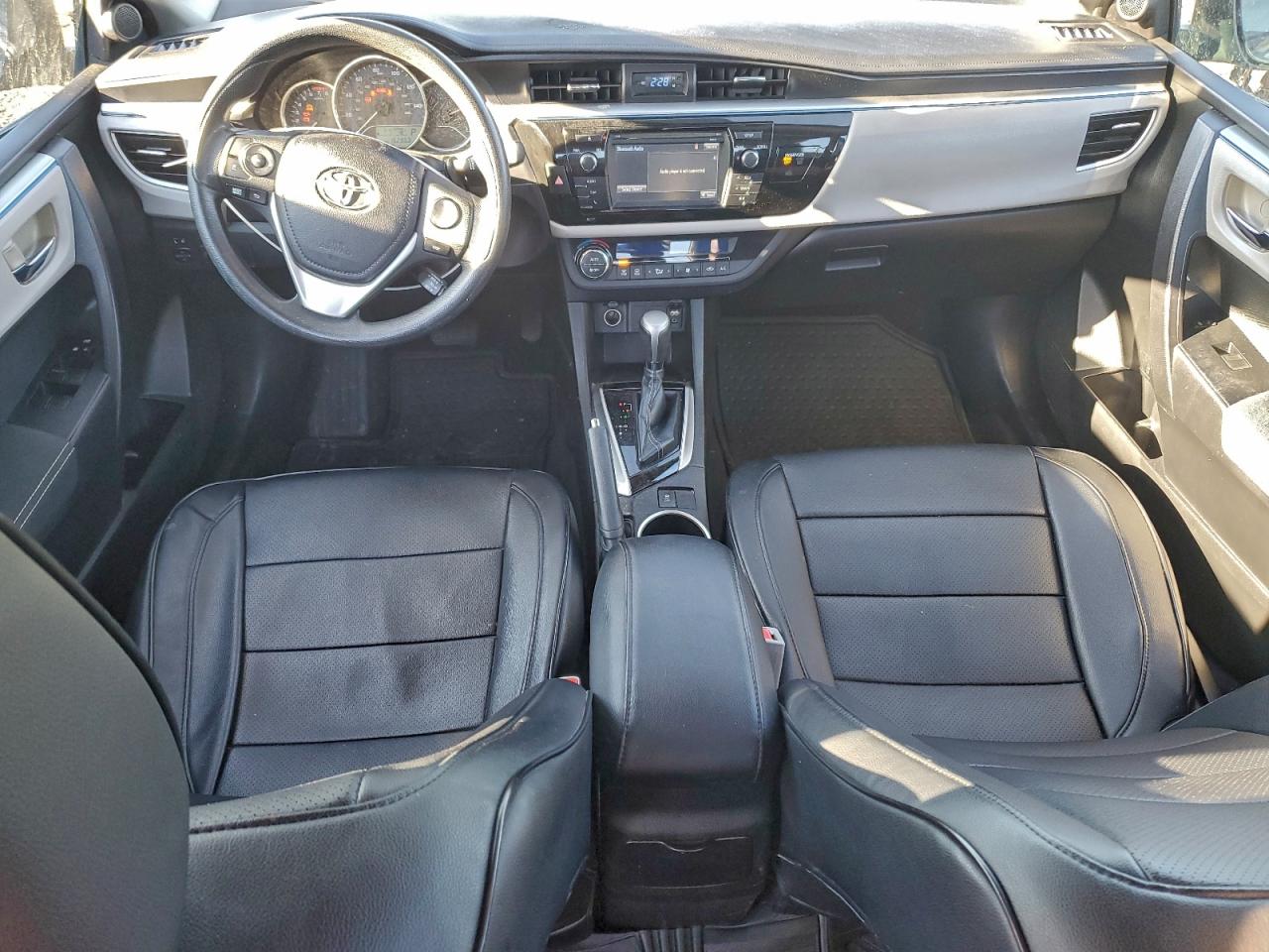 2016 TOYOTA COROLLA L photo 8
