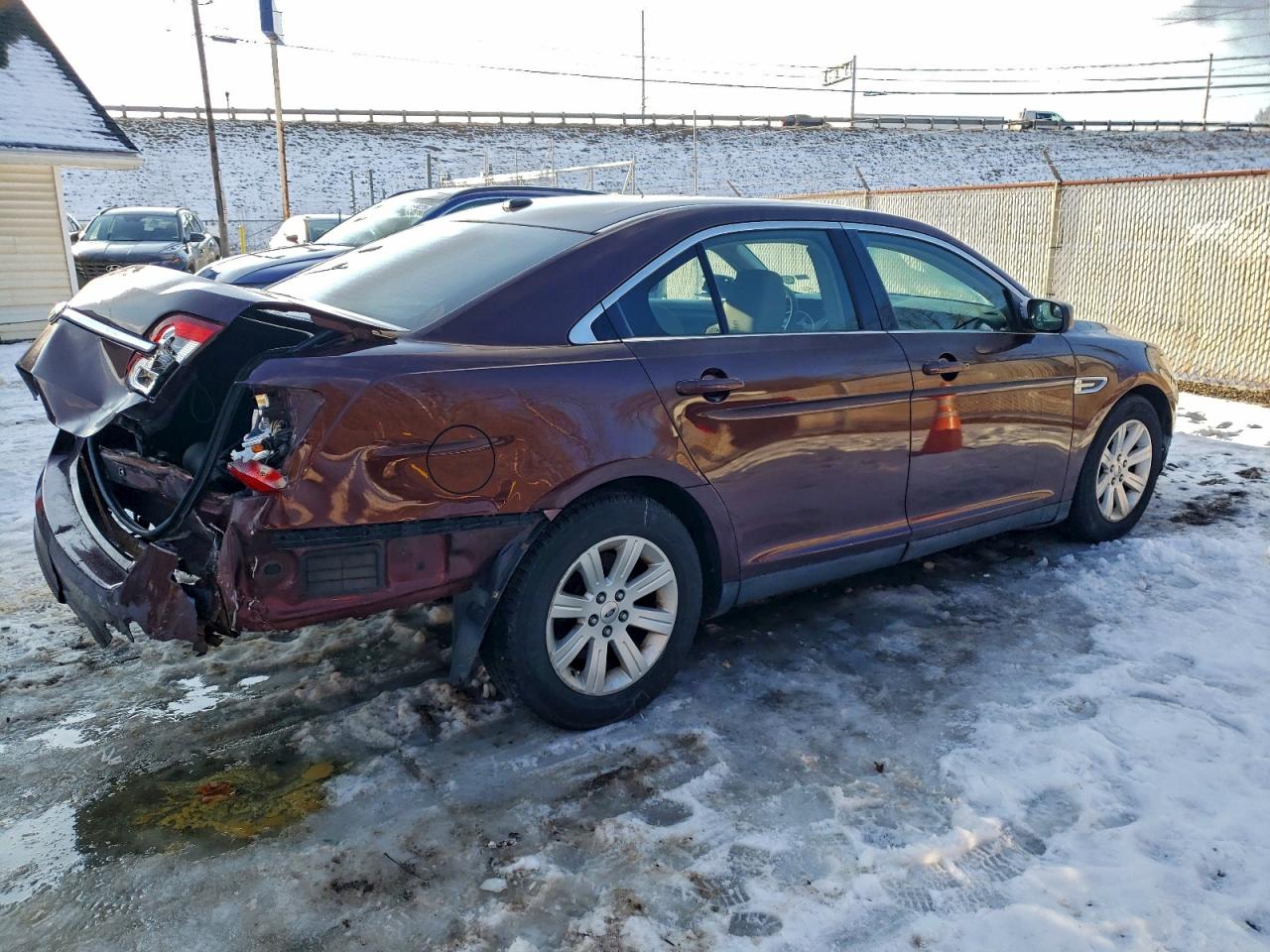 2012 FORD TAURUS SE photo 3