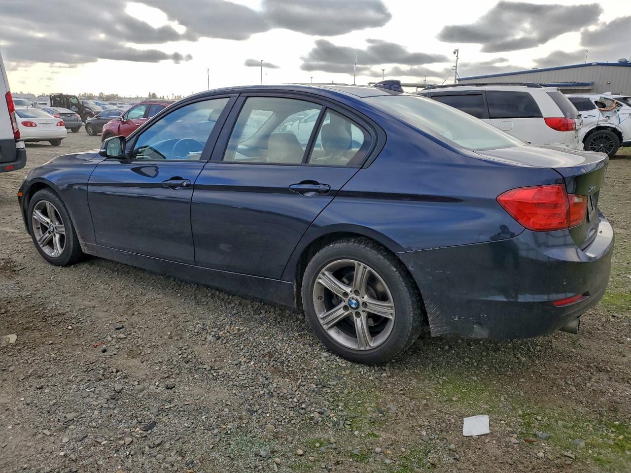 2014 BMW 320 I XDRIVE photo 2
