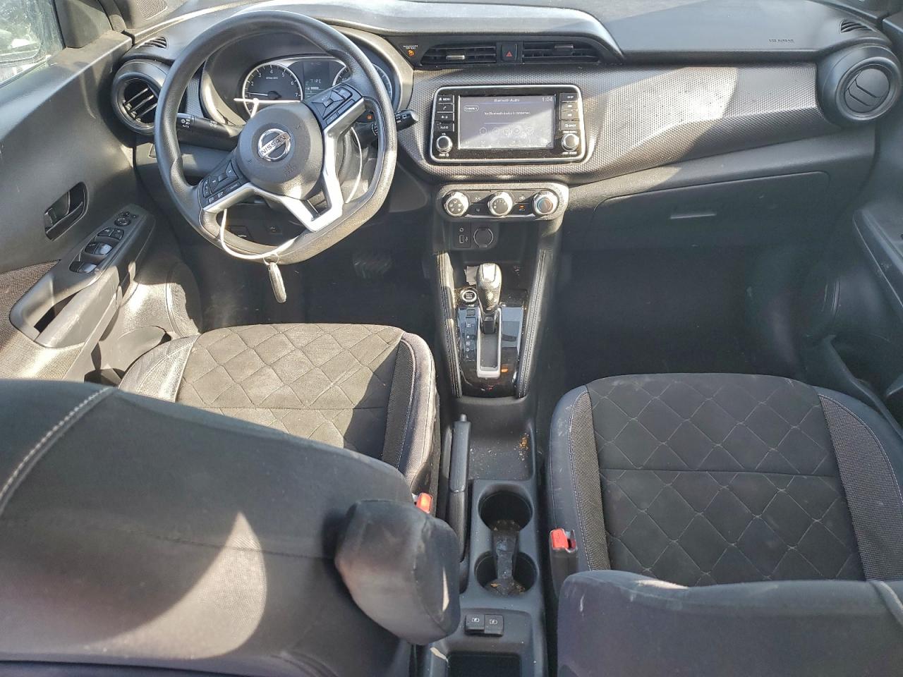 2018 NISSAN KICKS S photo 8