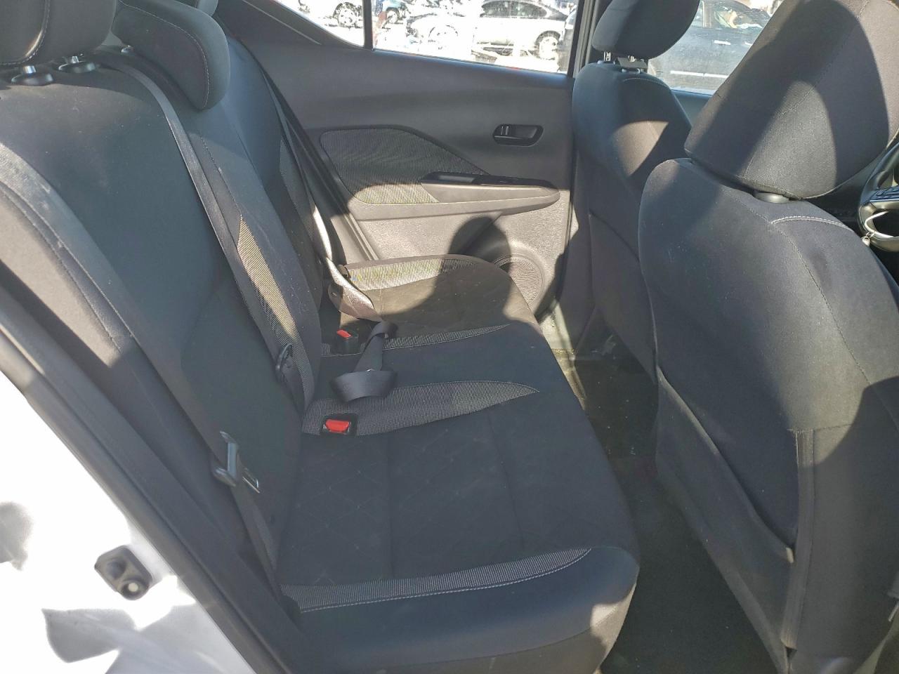2018 NISSAN KICKS S photo 11
