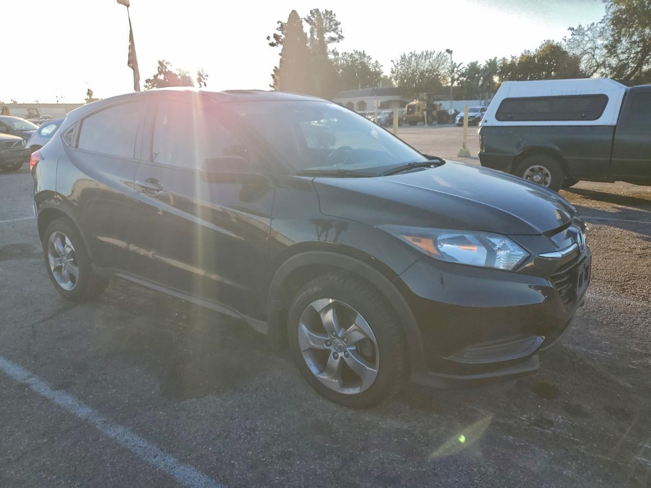 2016 HONDA HR-V LX photo 4