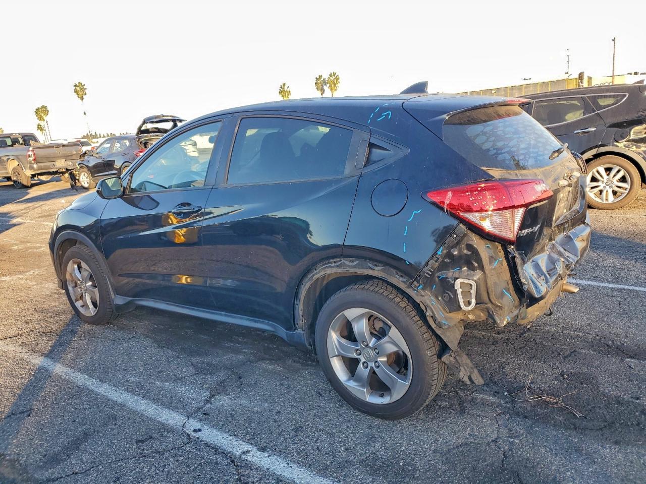 2016 HONDA HR-V LX photo 2