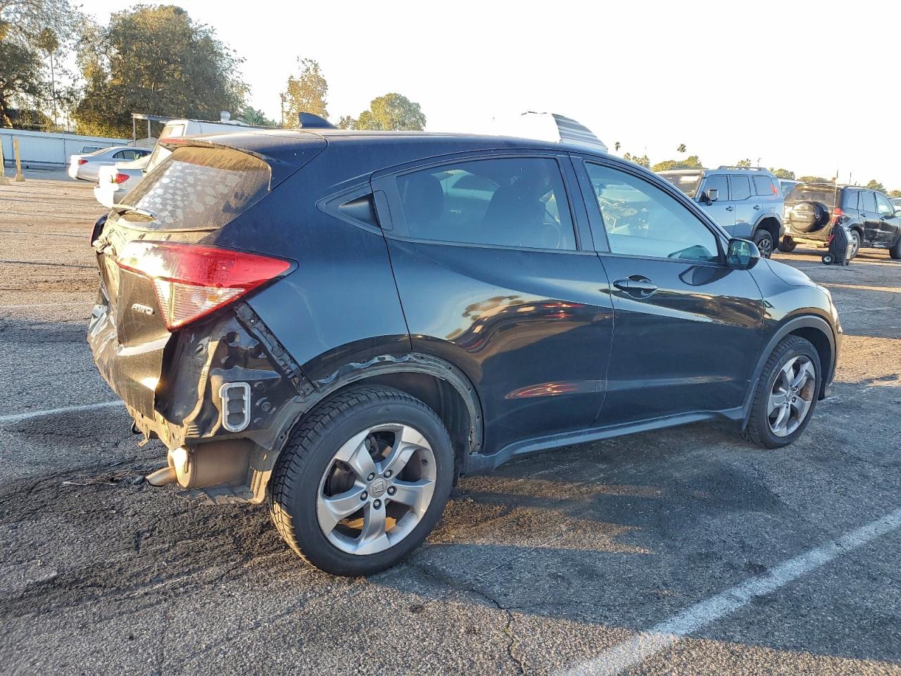 2016 HONDA HR-V LX photo 3