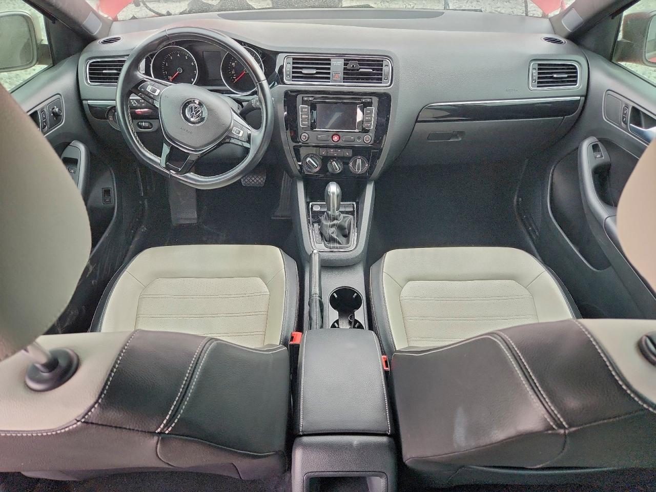 2015 VOLKSWAGEN JETTA SE photo 8