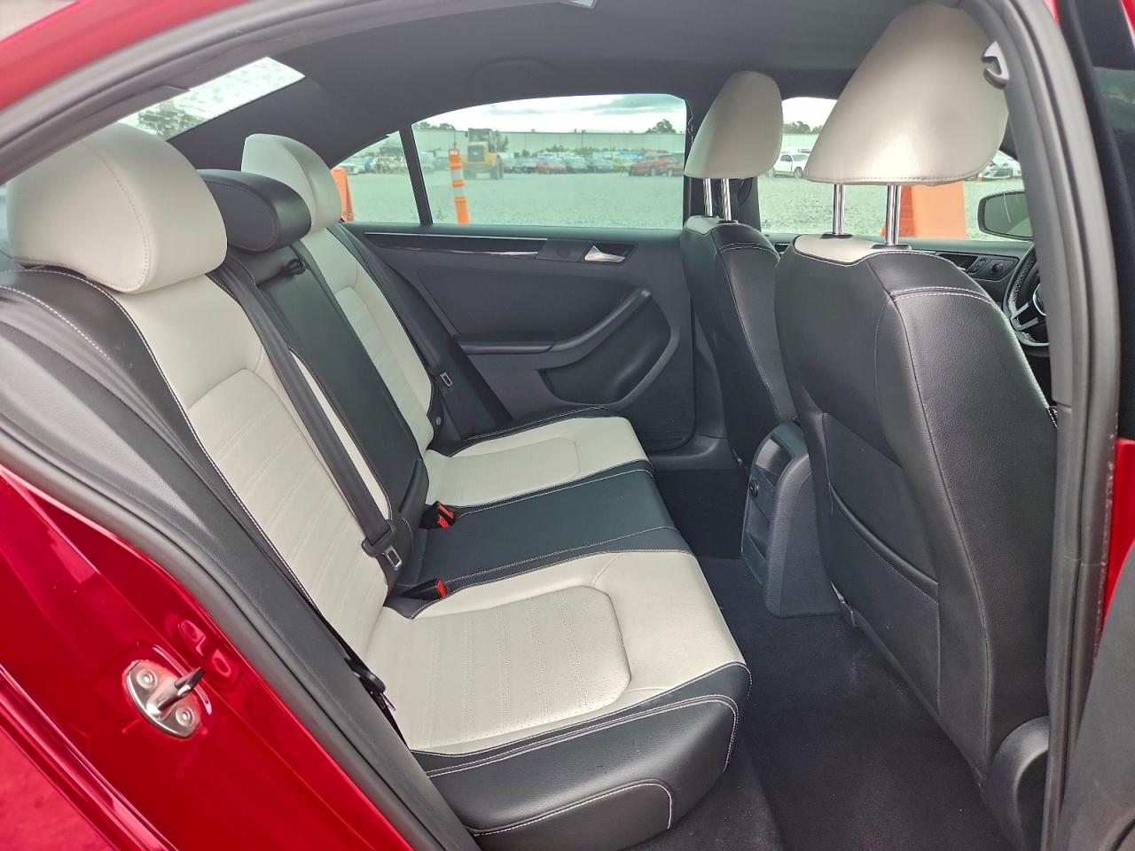 2015 VOLKSWAGEN JETTA SE photo 10