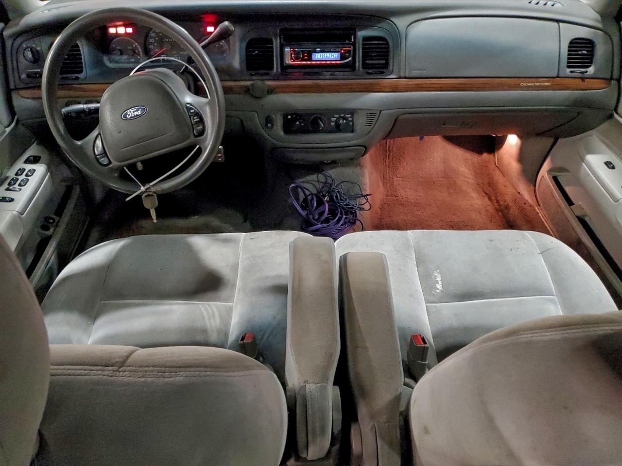 2003 FORD CROWN VICTORIA photo 8