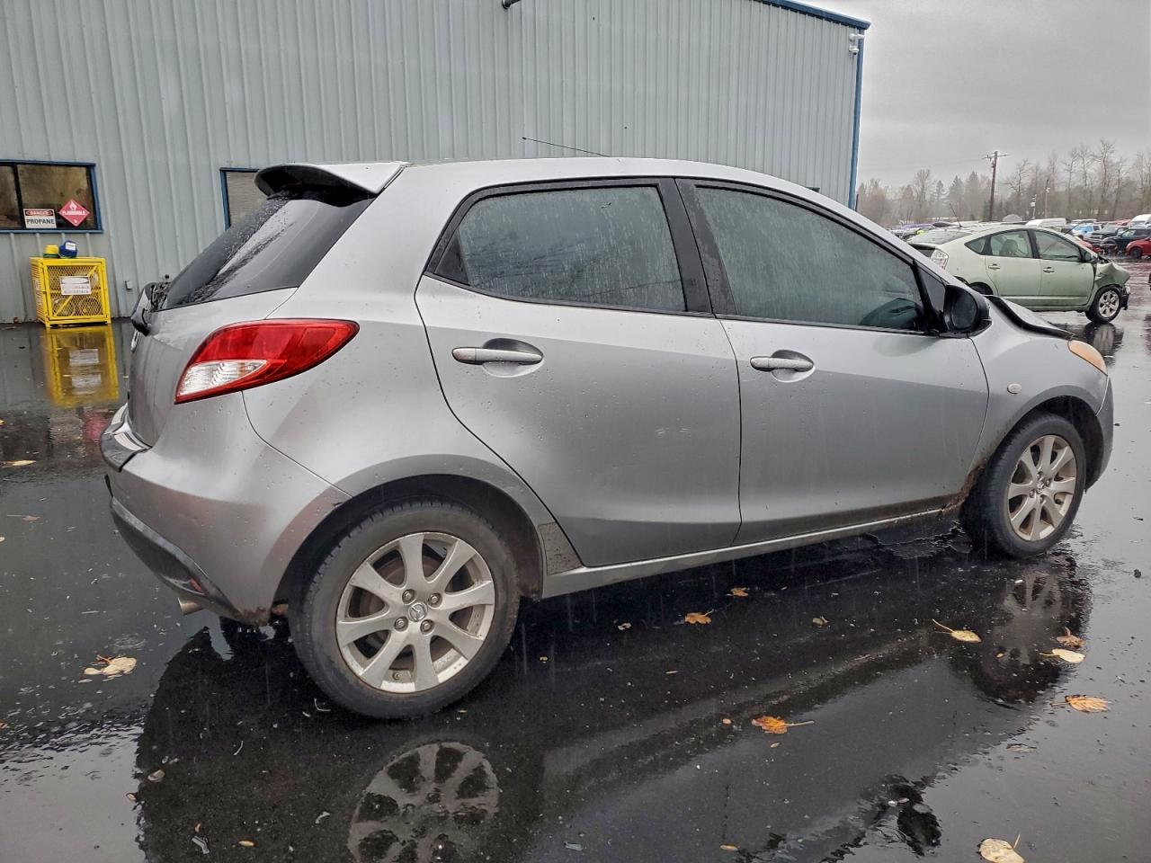 2012 MAZDA MAZDA2 photo 3