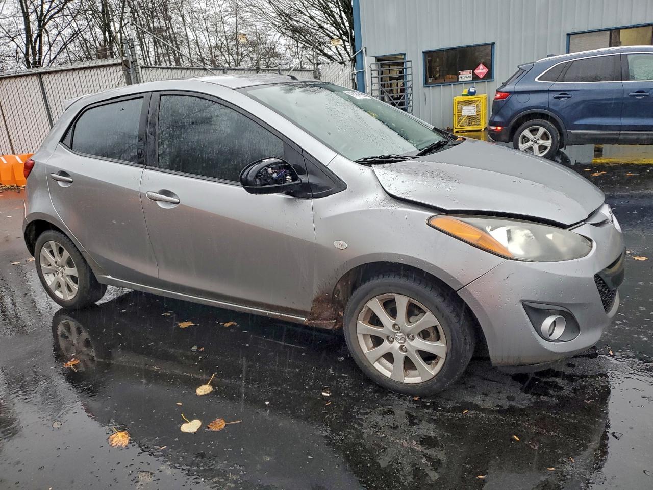 2012 MAZDA MAZDA2 photo 4