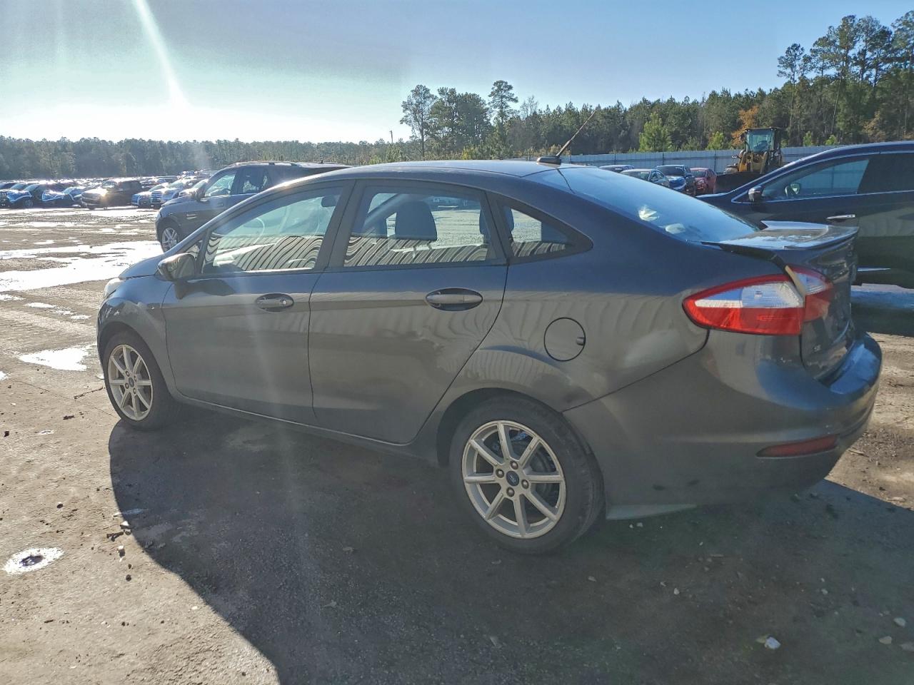 2019 FORD FIESTA SE photo 3